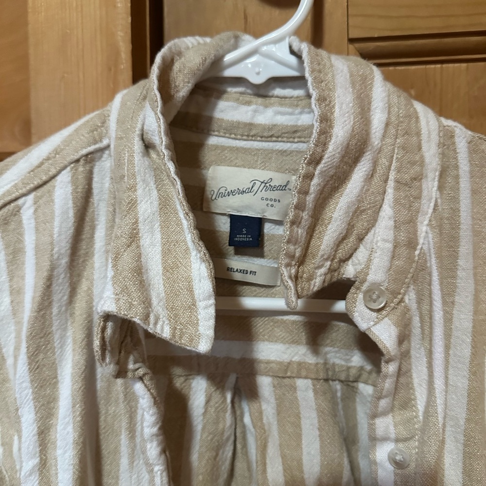 Universal Thread Relaxed Fit Button-Up Top - Picture 3 of 3